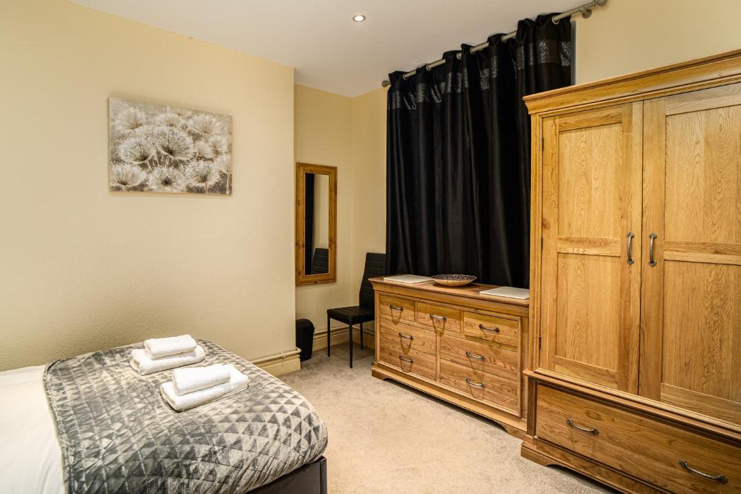 Photo of Others in Skewen