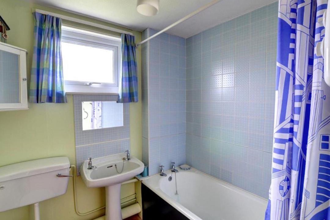 Photo of Bathroom in Fairbourne