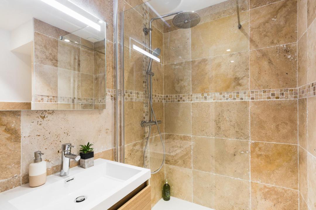 Photo of Bathroom in Jules Ferry - Recamier