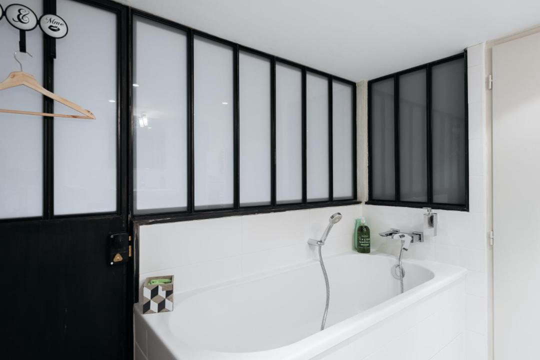 Photo of Bathroom in Jules Ferry - Recamier