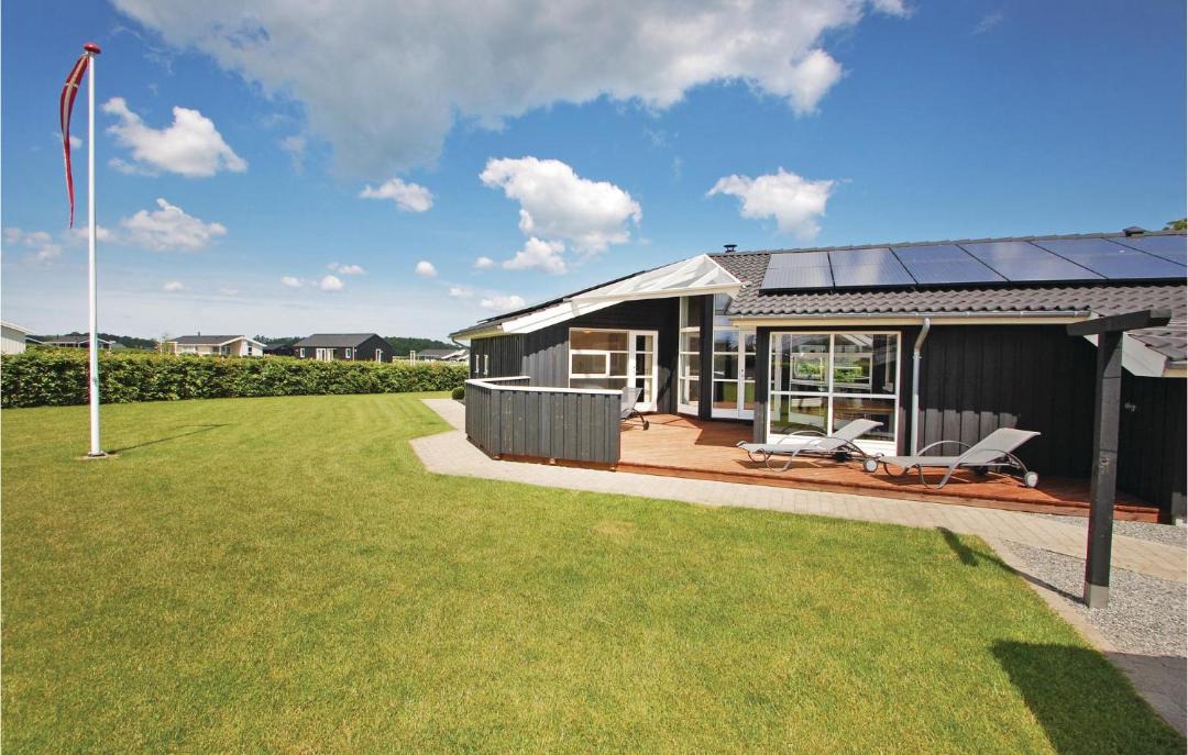 Photo of Buildings in Flovt Strand