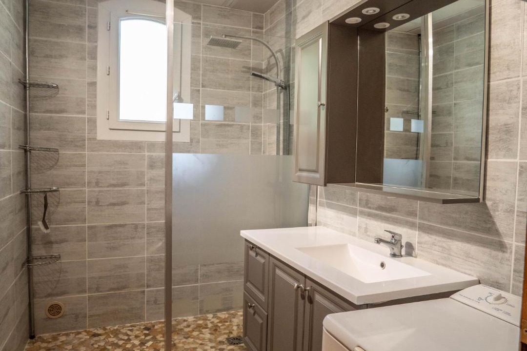 Photo of Bathroom in Lescure-dAlbigeois