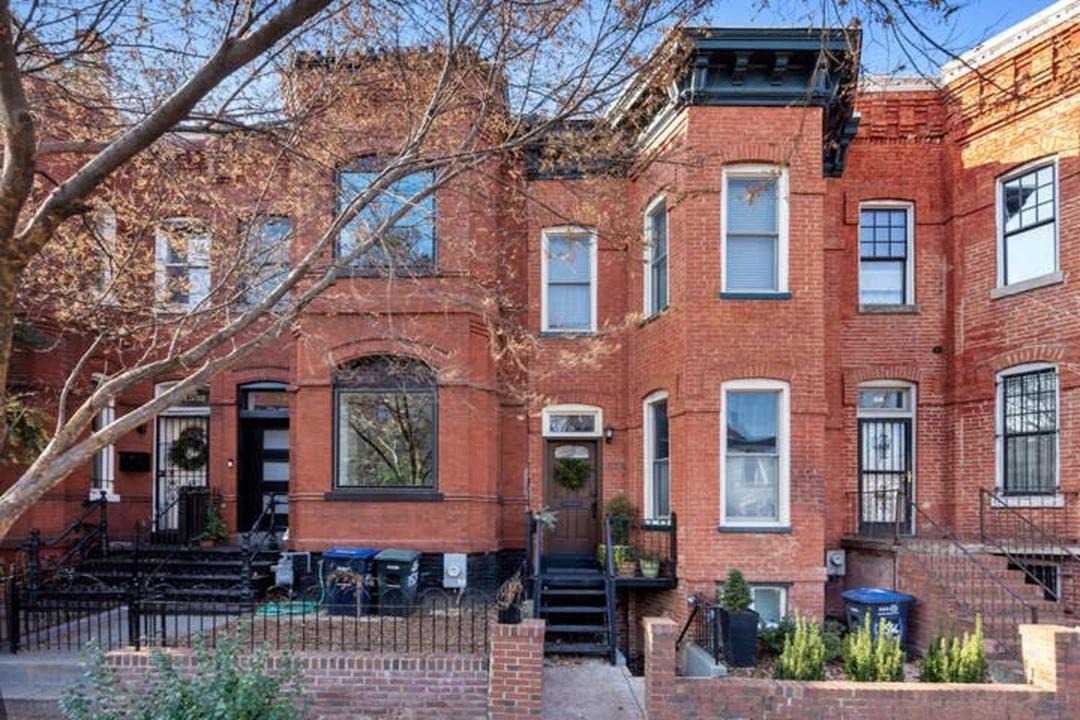 Photo of Buildings in Shaw