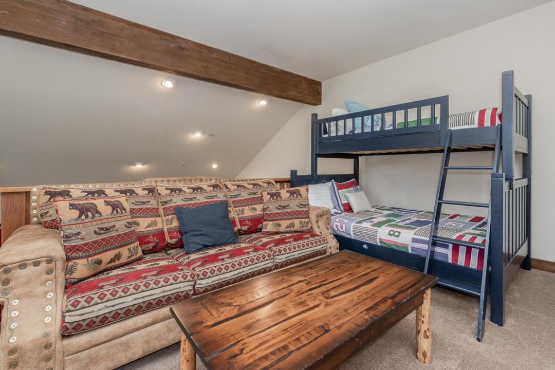 Photo of Livingroom in Mammoth Lakes