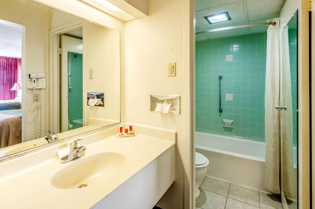 Photo of Bathroom in Martinsville
