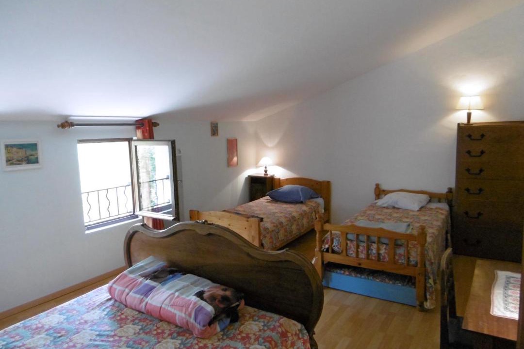 Photo of Others in Valaurie