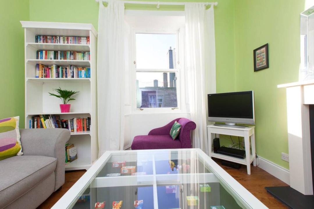 Photo of Livingroom in Newington