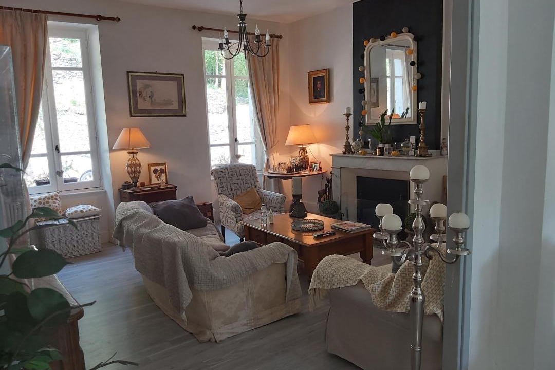 Photo of Others in Burlats