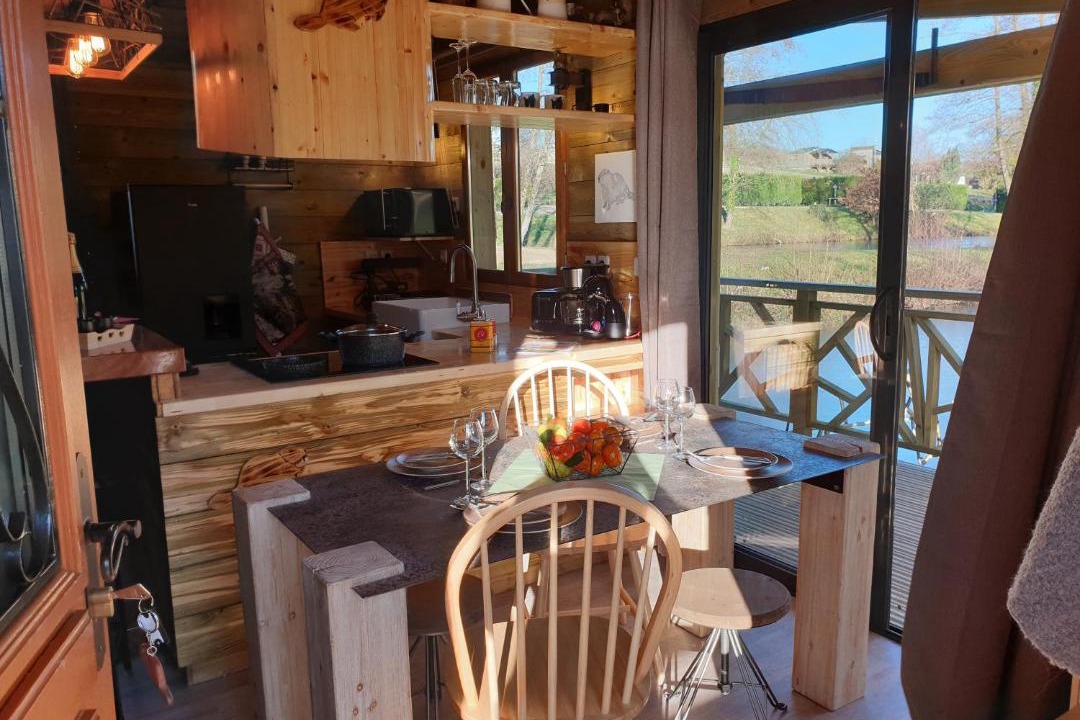 Photo of Others in Suzy