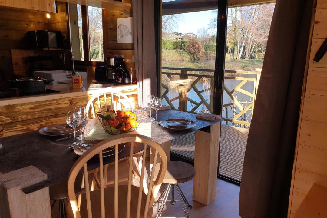 Photo of Others in Suzy