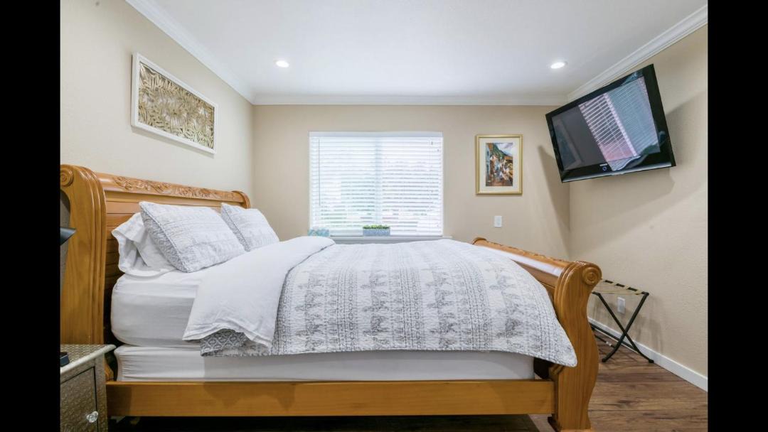 Photo of Bedroom in Redwood City