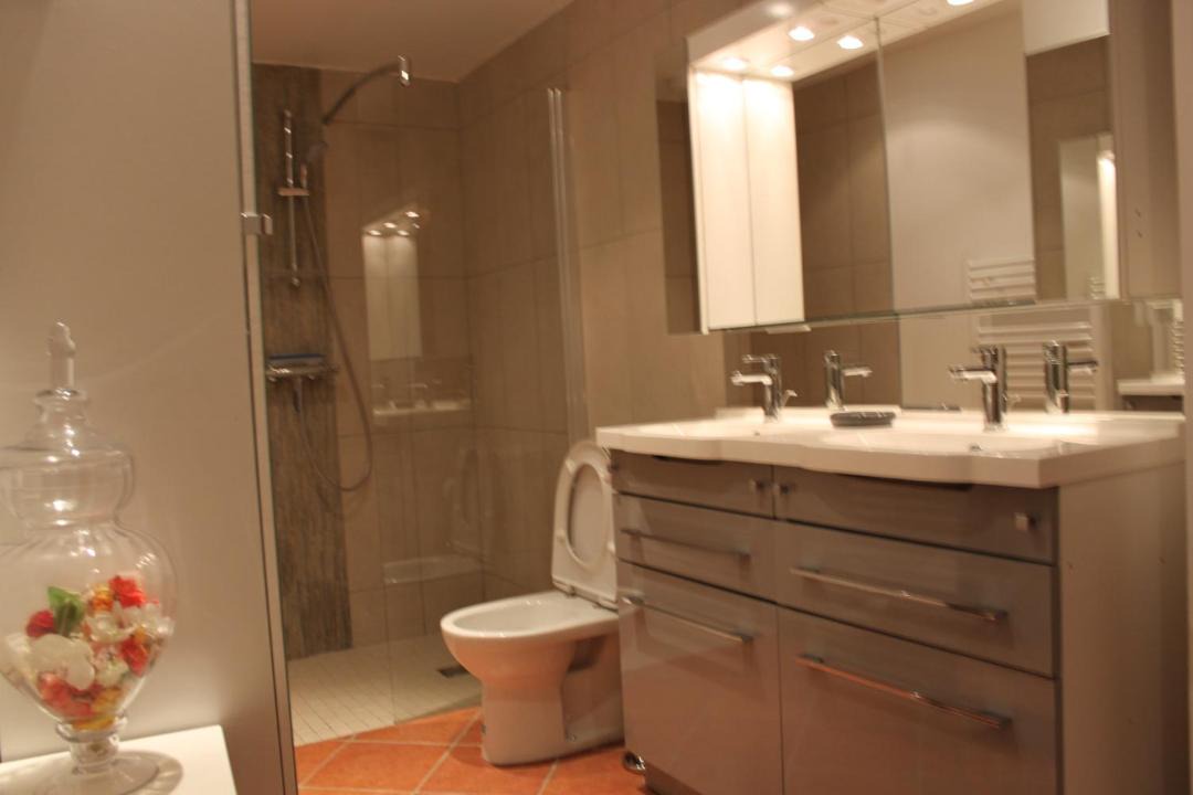 Photo of Bathroom in Courcelles