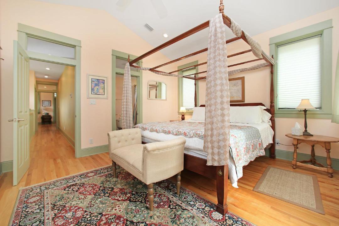 Photo of Others in Sunnyside