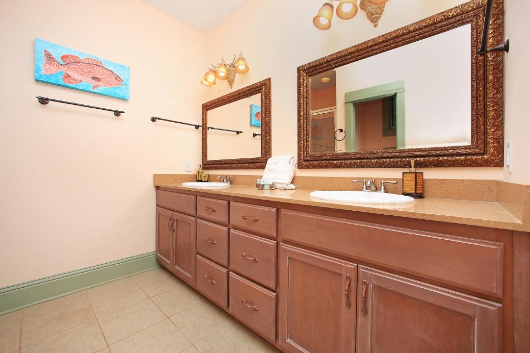 Photo of Others in Sunnyside