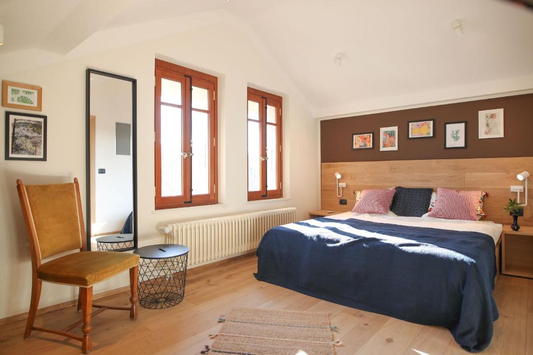 Photo of Others in Perroy