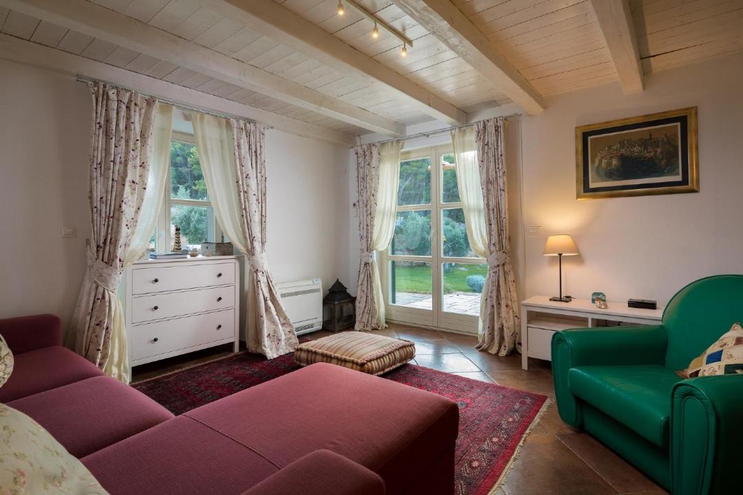 Photo of Livingroom in Sudurad