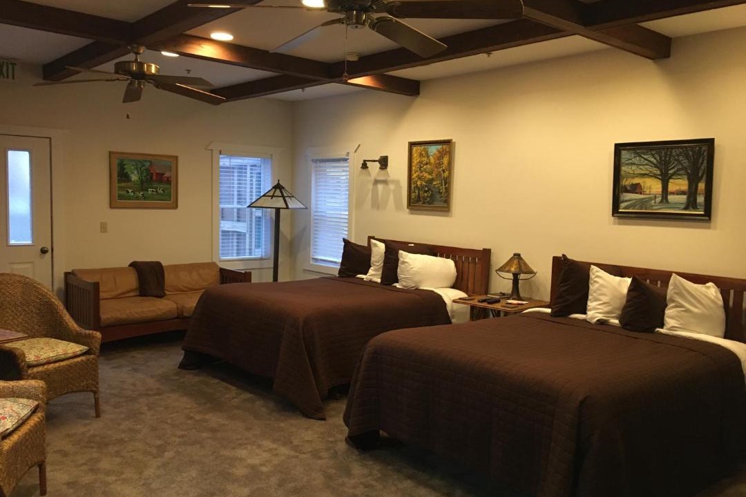 Photo of Livingroom in McHenry