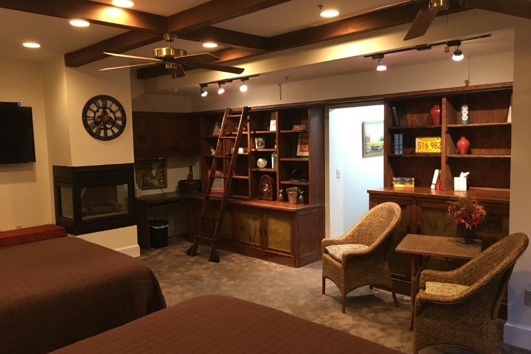 Photo of Livingroom in McHenry