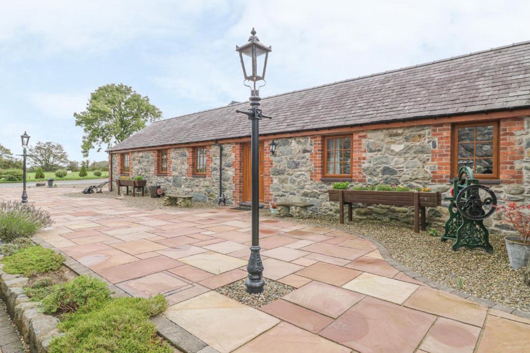 Photo of Others in Bont Newydd