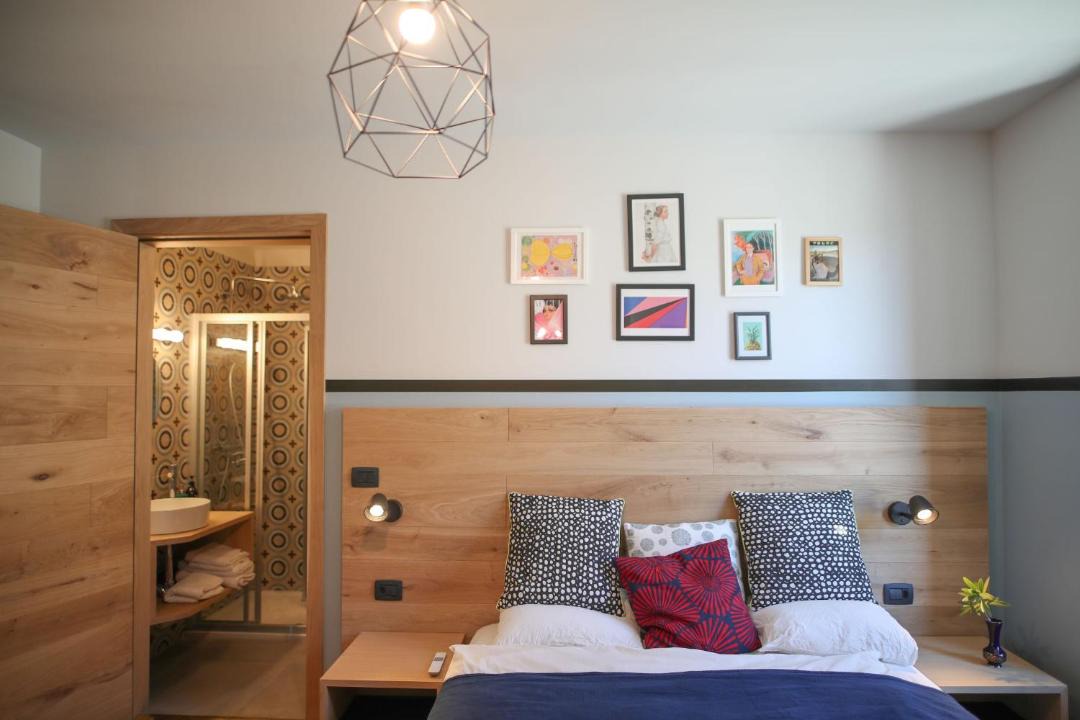 Photo of Others in Perroy