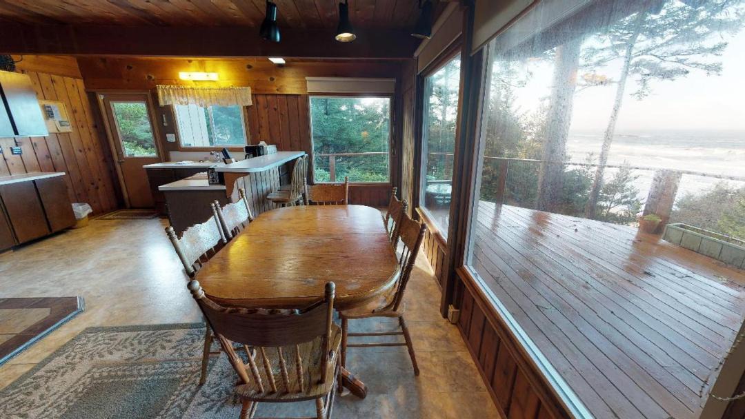 Photo of Livingroom in Otter Rock