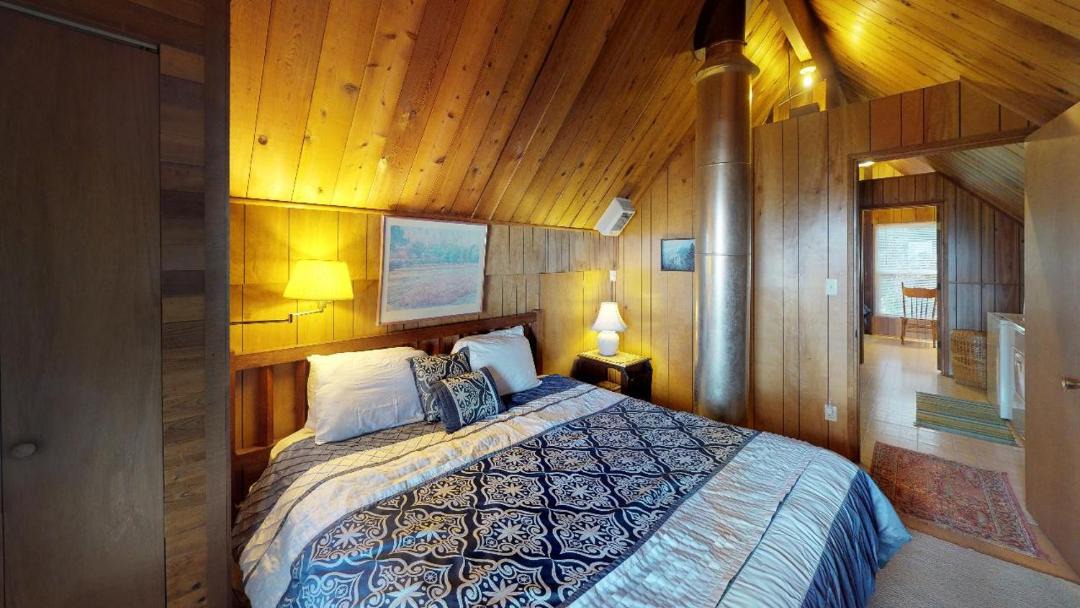 Photo of Bedroom in Otter Rock