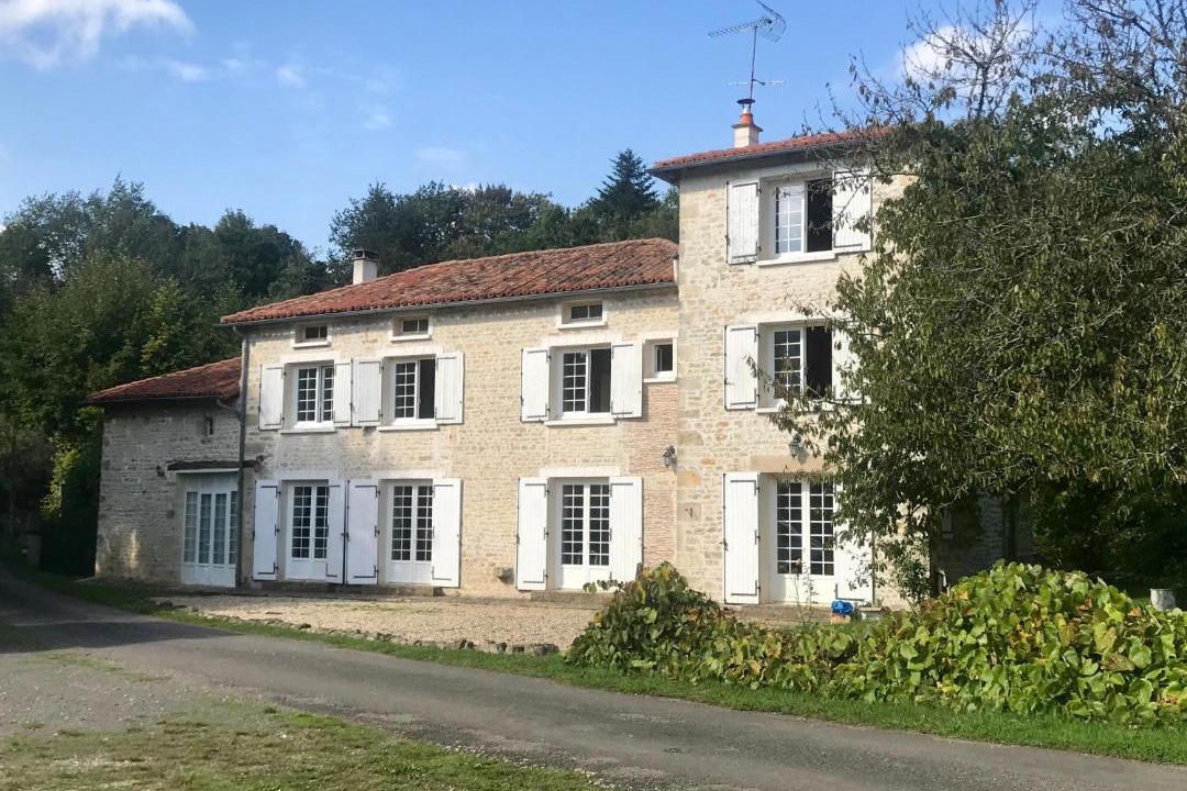Photo of Buildings in Nanteuil-en-Vallee