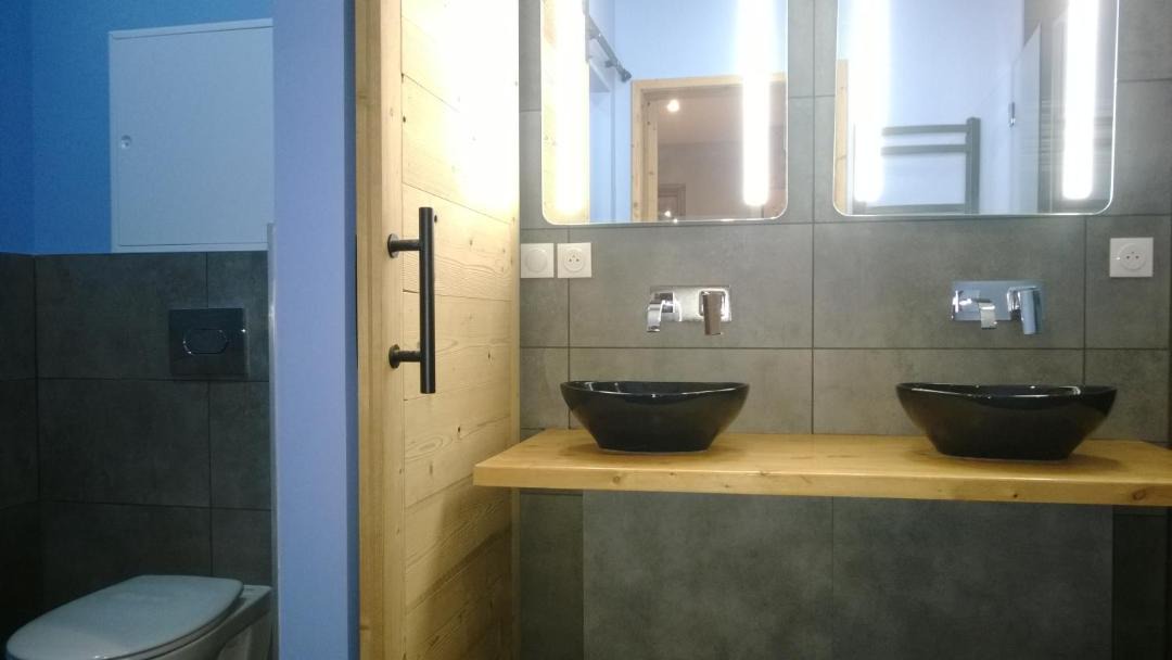 Photo of Bathroom in Praranger