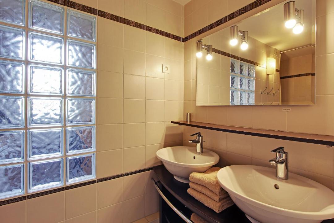 Photo of Bathroom in Quartier de la Salpetriere