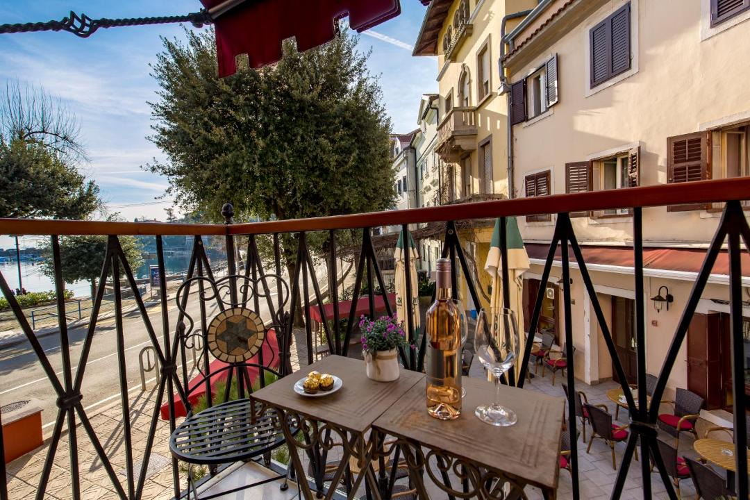 Photo of Patio Balcony in Ika