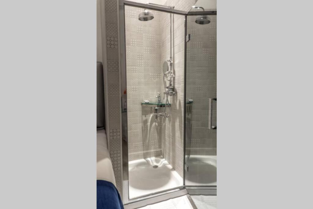 Photo of Bathroom in Le Lavandou