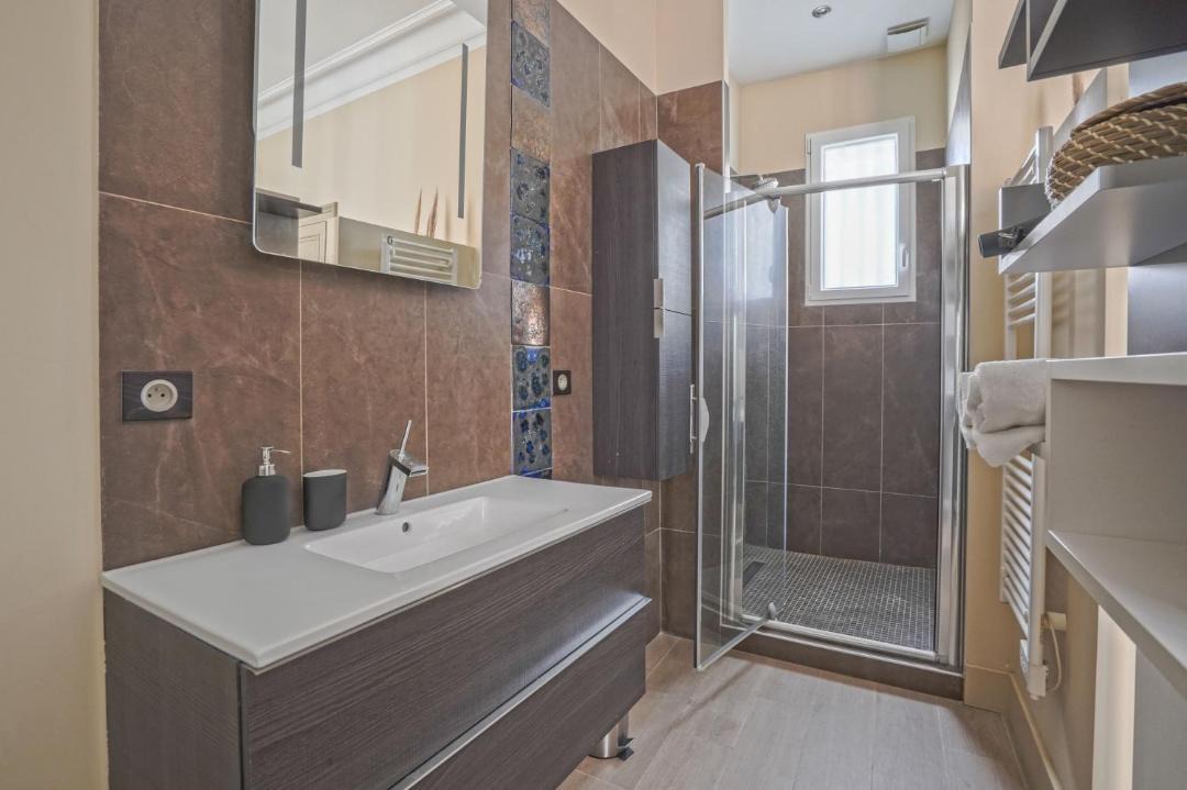 Photo of Bathroom in Comedie