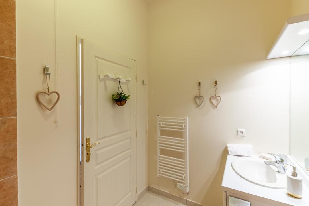 Photo of Bathroom in Deauville City Centre