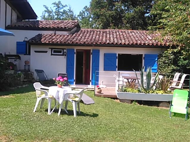 Photo of Others in Pouillon