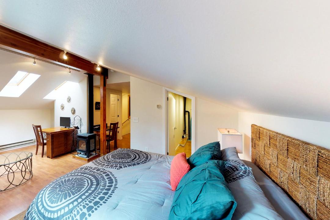 Photo of Bedroom in Alyeska
