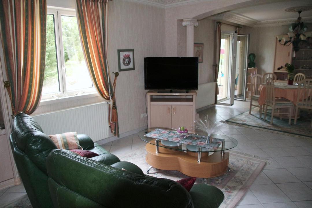 Photo of Others in Issel