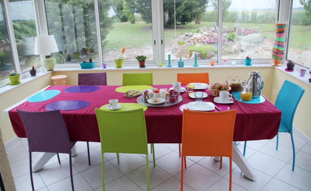 Photo of Others in Issel