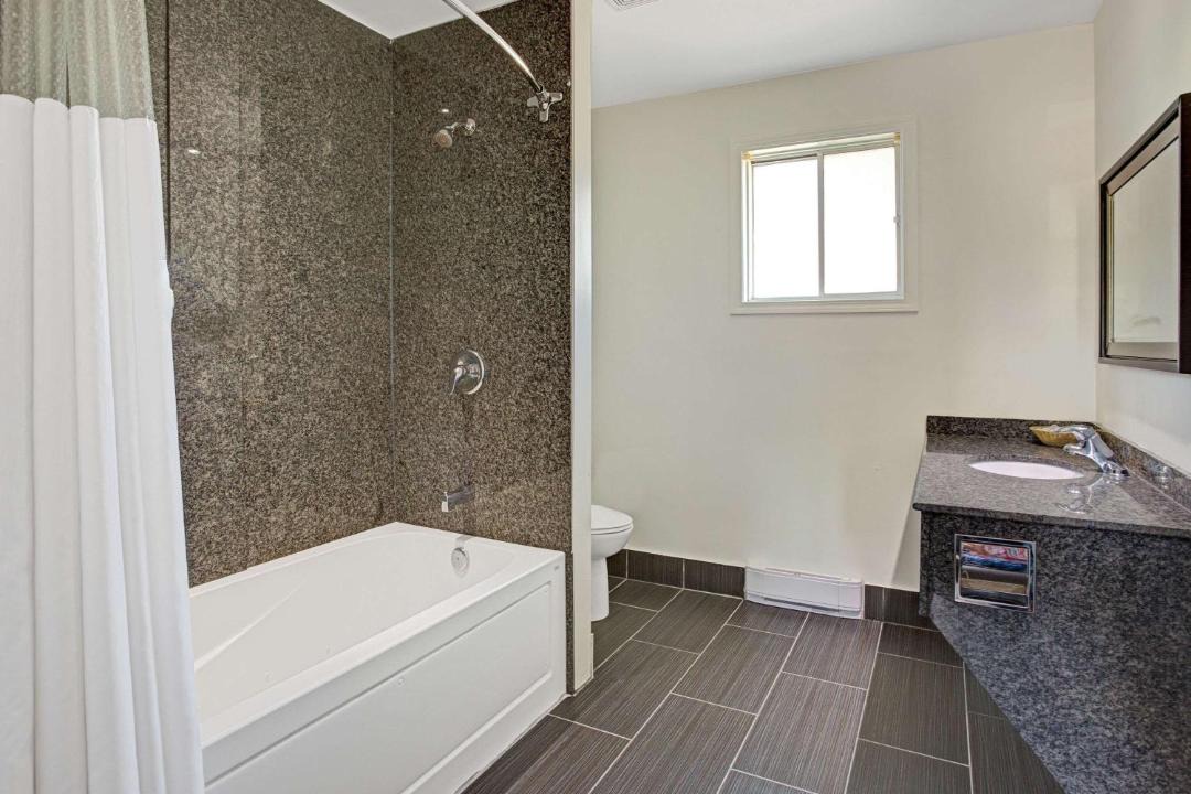 Photo of Bathroom in Gananoque