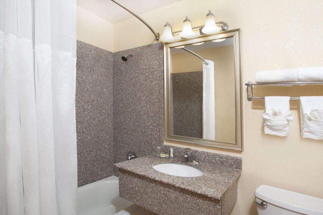 Photo of Bathroom in Melrose Park