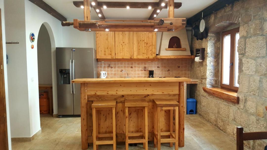 Photo of Kitchen in Cove Tri Zala (Zrnovo)