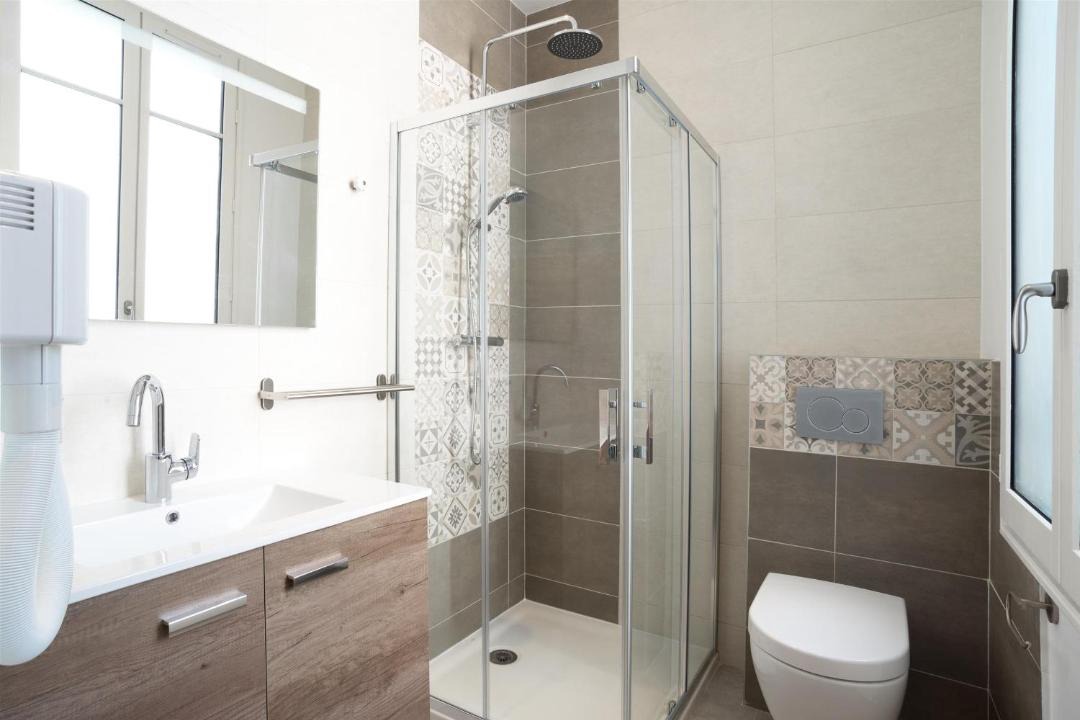 Photo of Bathroom in 17th Arrondissement