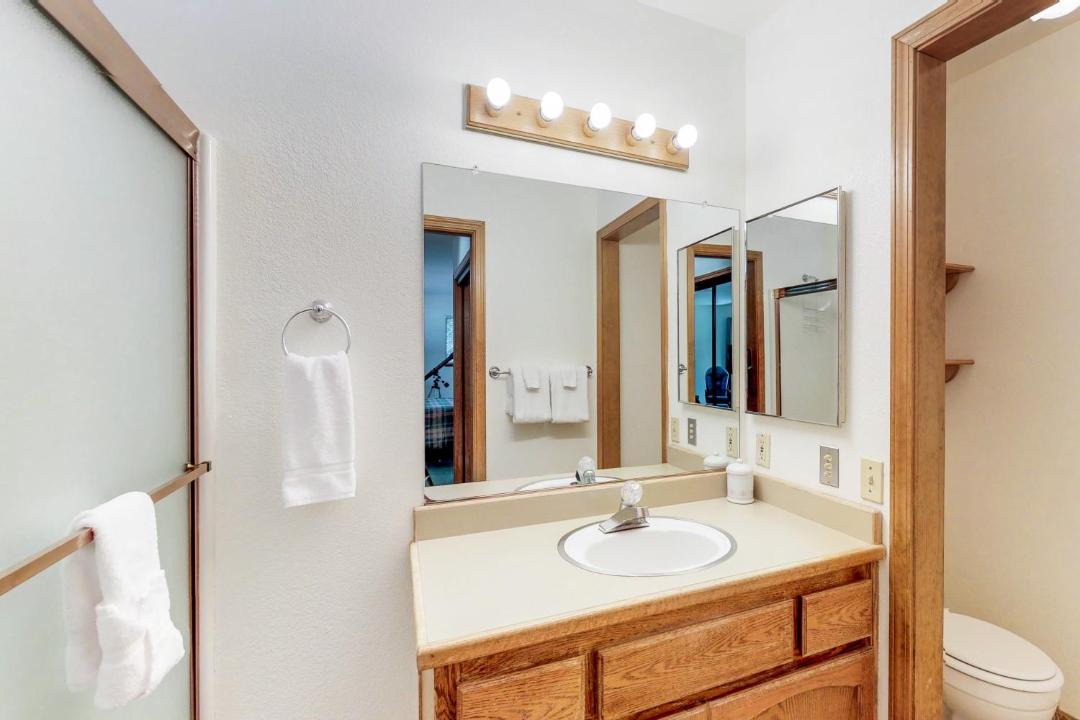 Photo of Bathroom in Groveland