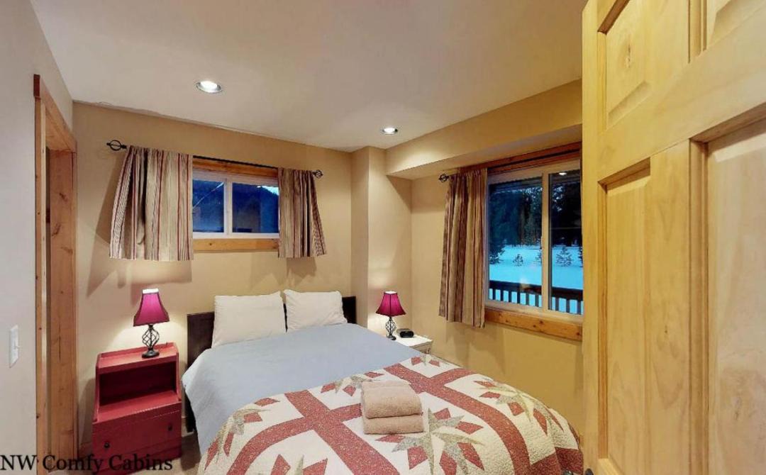 Photo of Bedroom in Plain