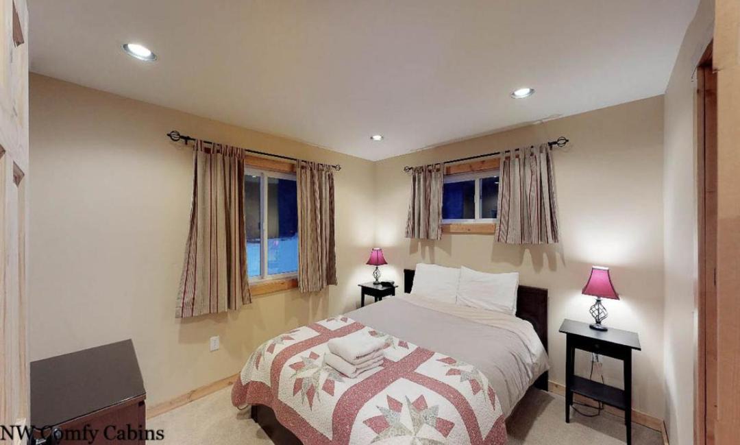 Photo of Bedroom in Plain