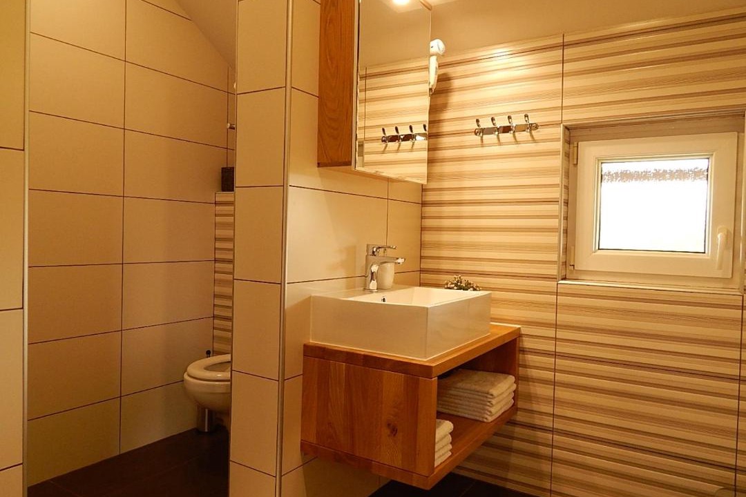 Photo of Bathroom in Catrnja