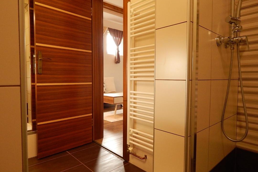 Photo of Bathroom in Catrnja