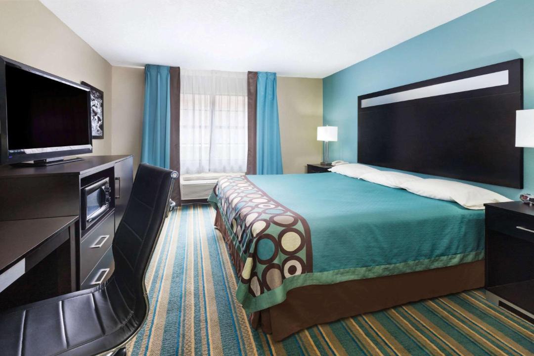 Photo of Bedroom in Sulphur