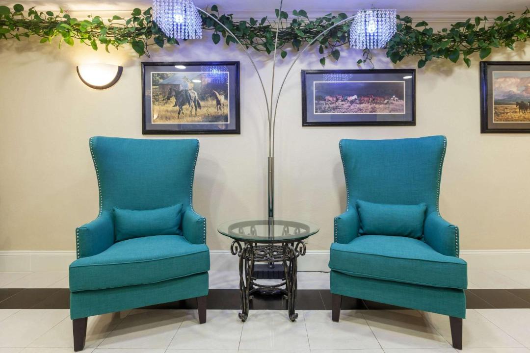 Photo of Livingroom in Sulphur