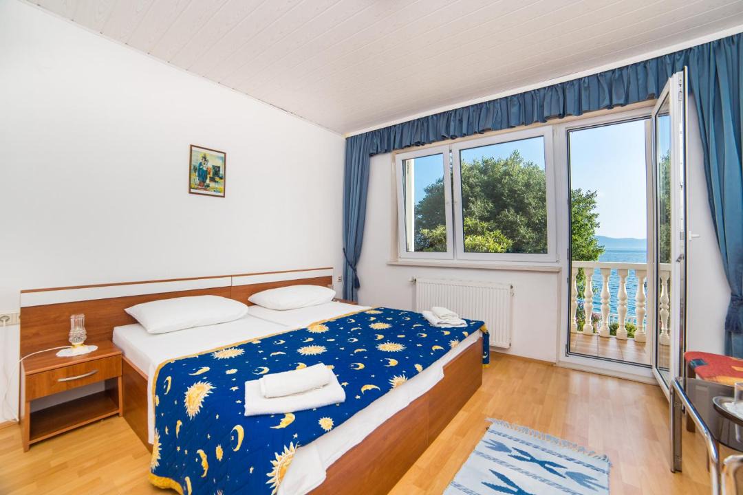 Photo of Bedroom in Brist