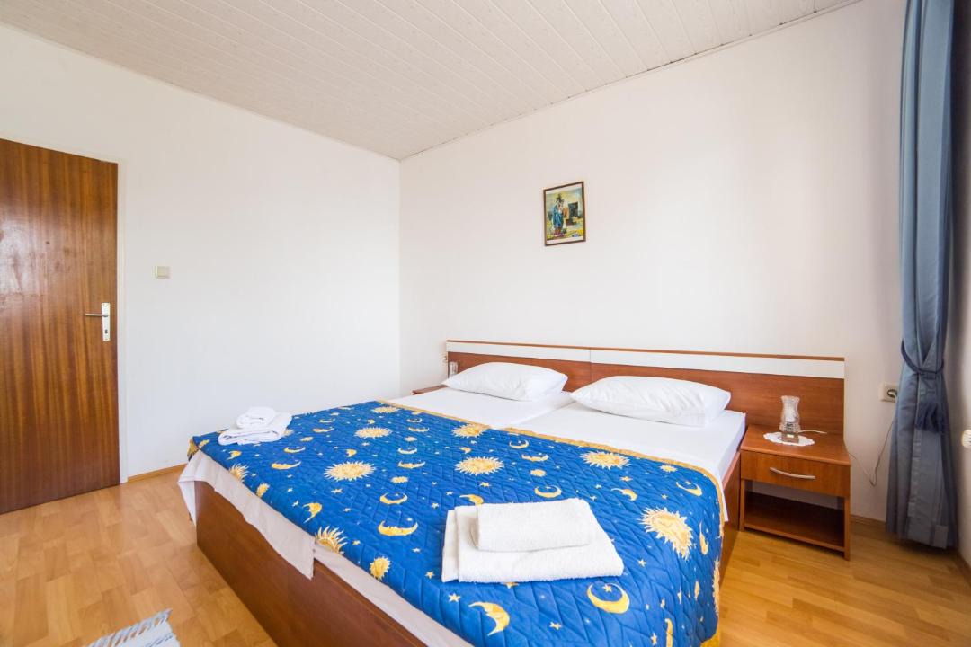 Photo of Bedroom in Brist